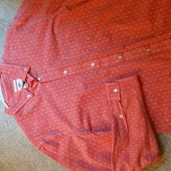 Old Navy Men's Long Sleeve Button Up Graphic Print Shirt - Picture 4 of 4